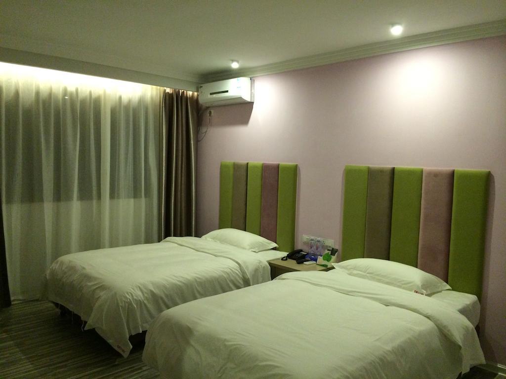 Guilin Wisteria Hotel Room photo